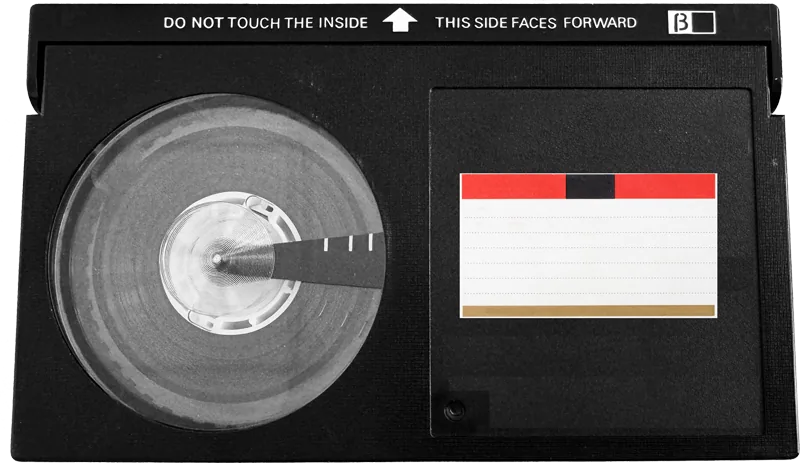 Betamax-Kassette wird bei MEDIADIG digitalisiert und farblich nachbearbeitet