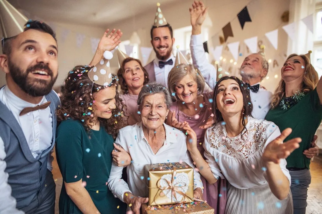 Familienfeier über mehrere Generationen